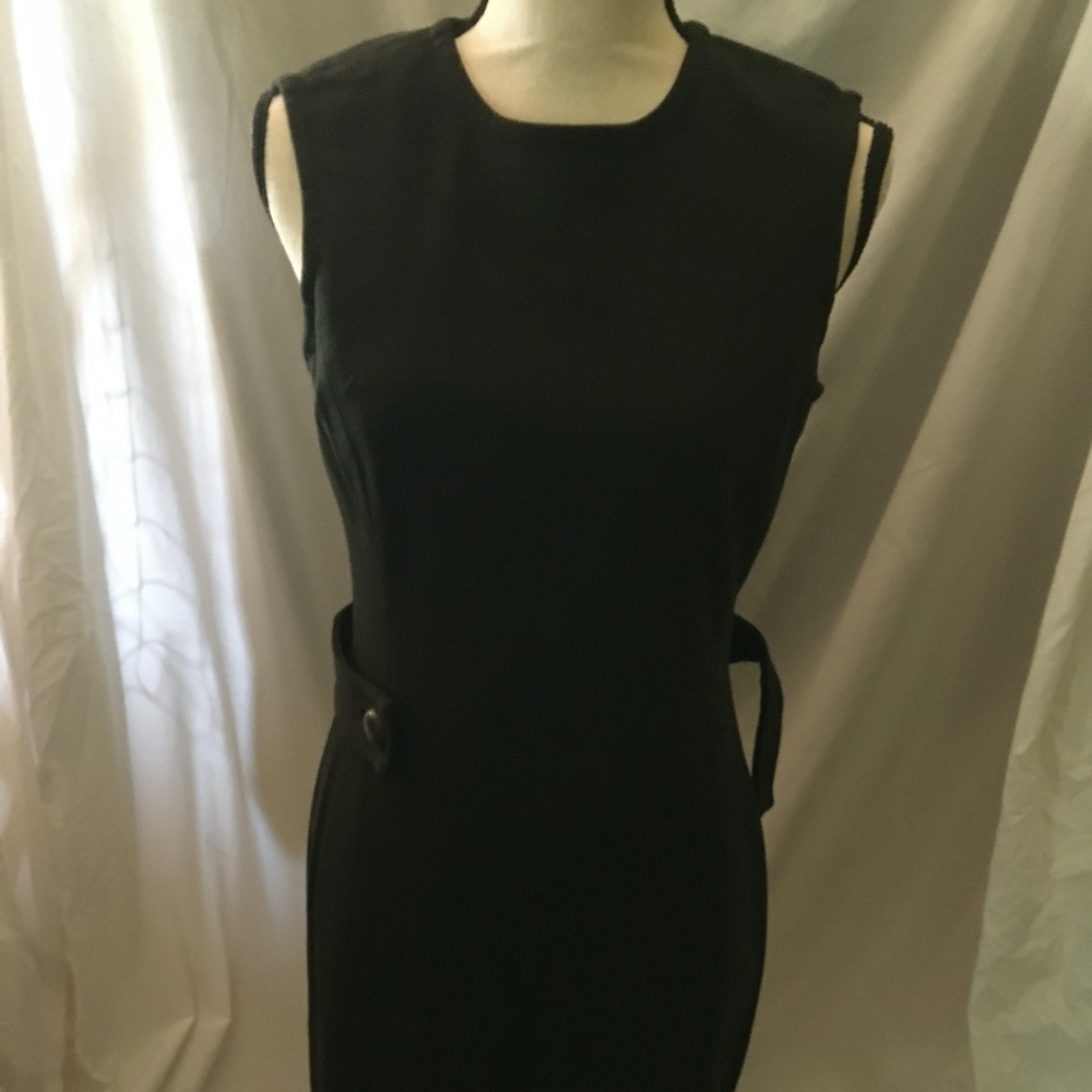 Worth by NY Olive sleeveless sheath dress with buttons **** one button missing**